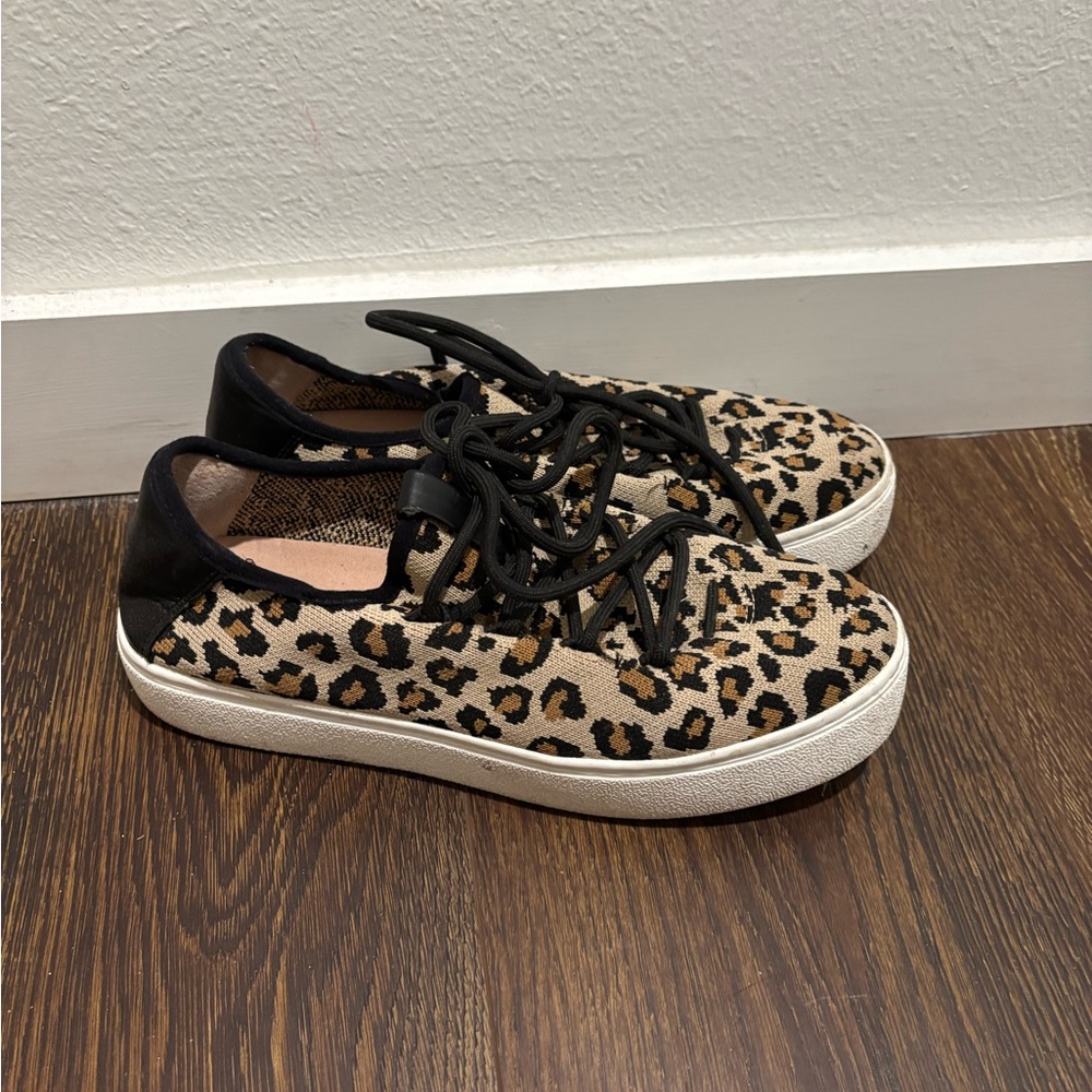 BP size 9 leopard platform Sneakers